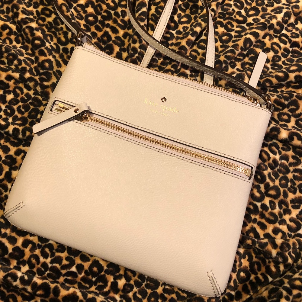SOLD***Kate Spade crossbody👜